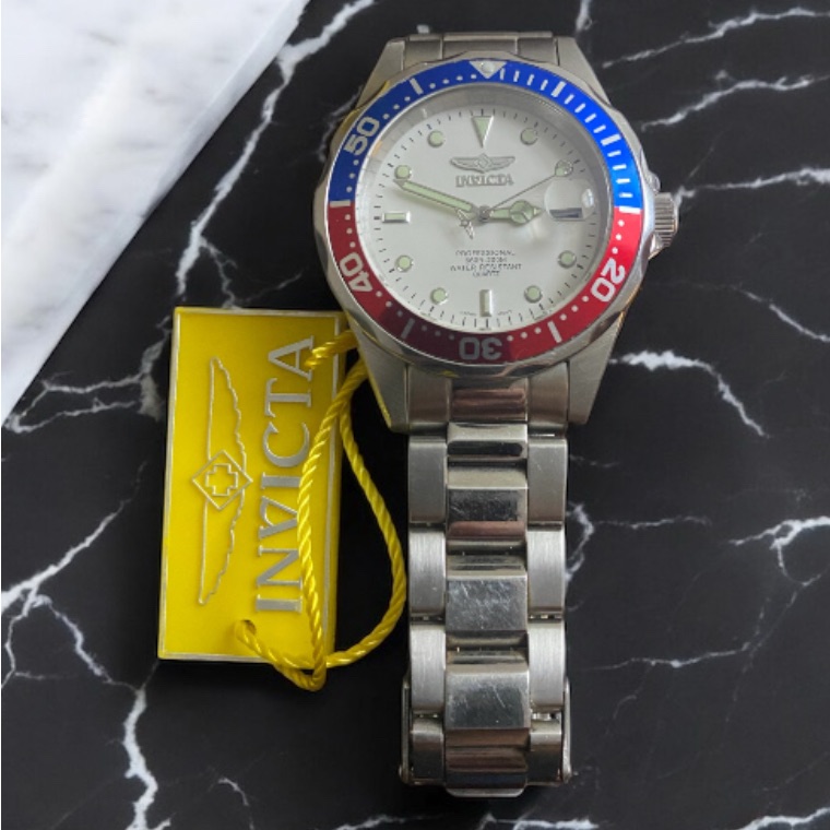 Invicta Mens Pro Diver Pepsi Watch Silver Red And Blue